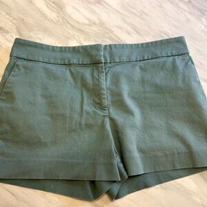 The Riviera Short by Loft - Short Shorts in sage green - Size 8 Petite